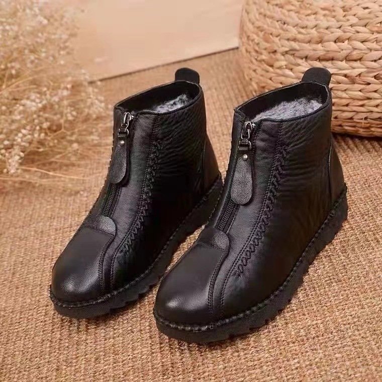 Botas antiderrapantes em couro sintético: elegância e segurança no dia a dia
