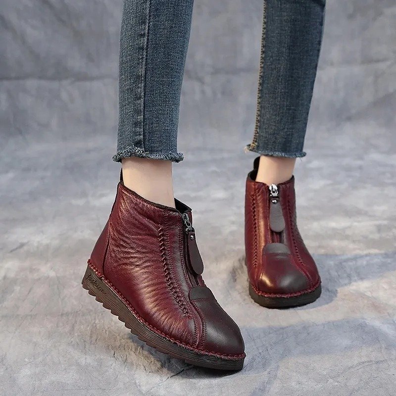 Botas antiderrapantes em couro sintético: elegância e segurança no dia a dia
