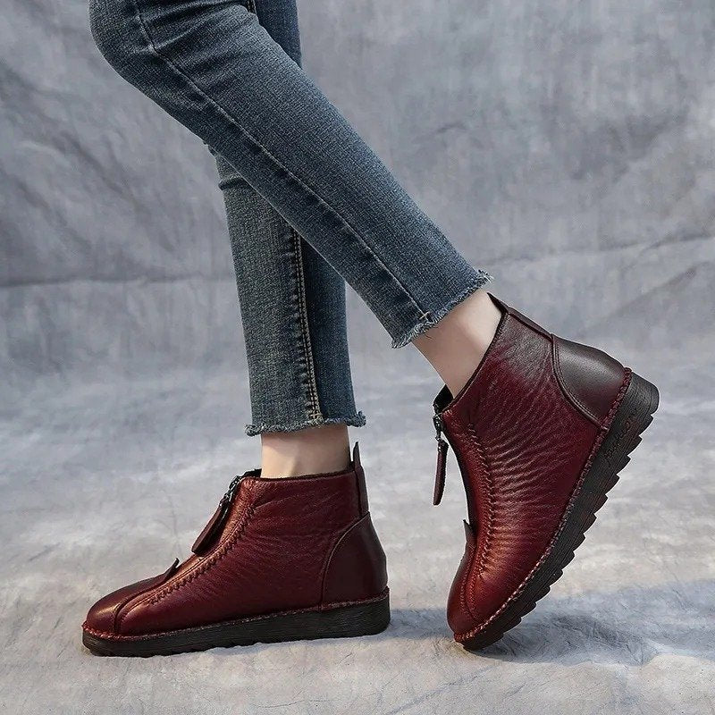 Botas antiderrapantes em couro sintético: elegância e segurança no dia a dia