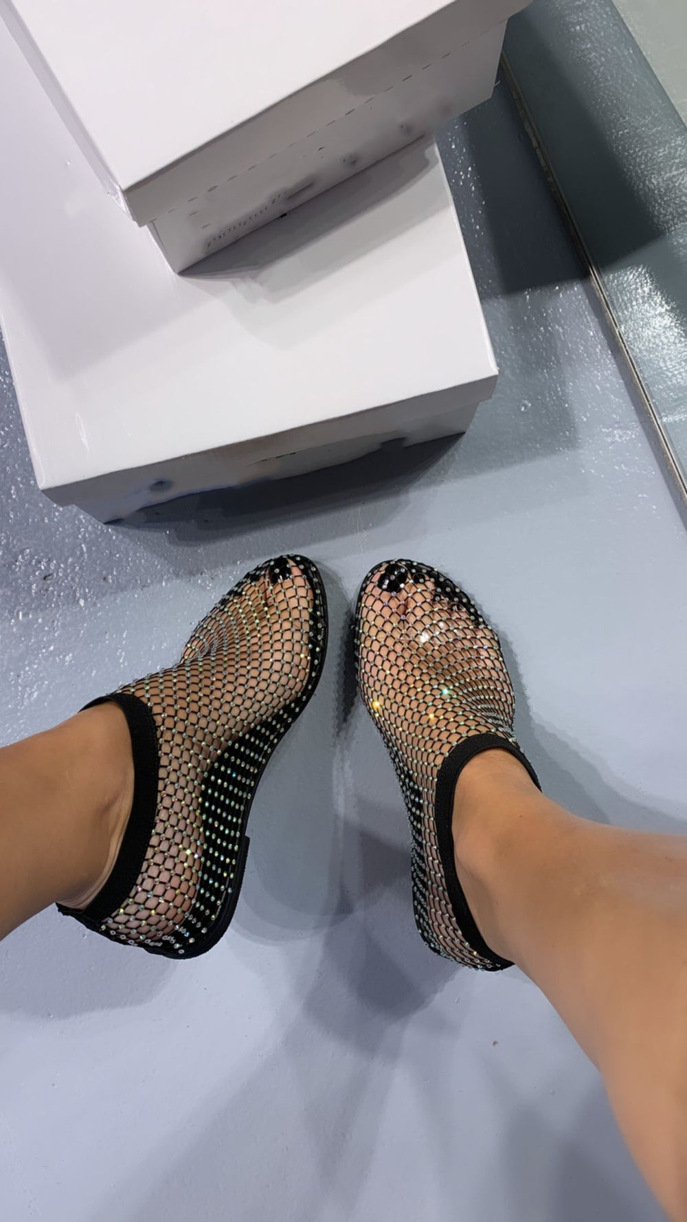 Moderne glitrende sandaler