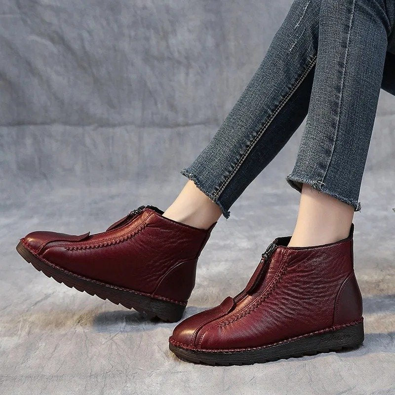 Botas antiderrapantes em couro sintético: elegância e segurança no dia a dia